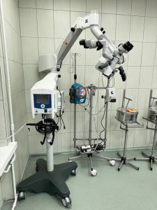 Мікроскоп Zeiss для виконання складних втручань лор органів, в тому числі і імплантація штучного вуха